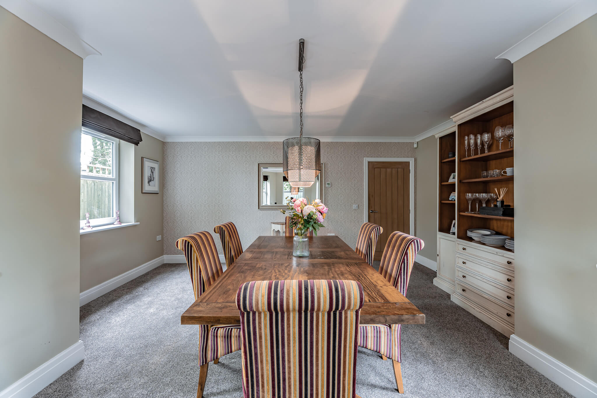 high-specification-property-in-northwich-dining-area-jlordandco